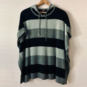 Vince Camuto Gray Black Colorblock Wool Blend Poncho Hooded Size Small